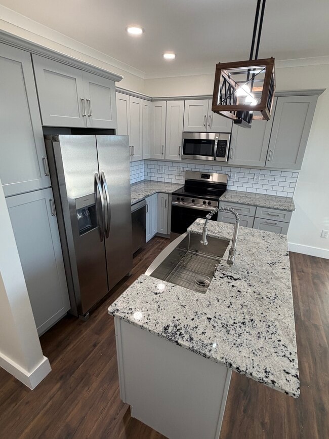 Building Photo - 1415 Woodbine Ave