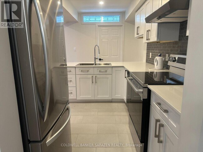 Photo - 454 Wisteria Crescent