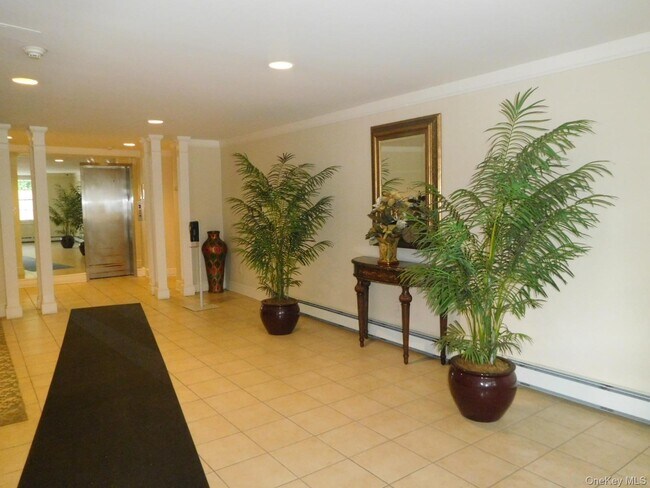 4 Consulate Dr Unit 4-H