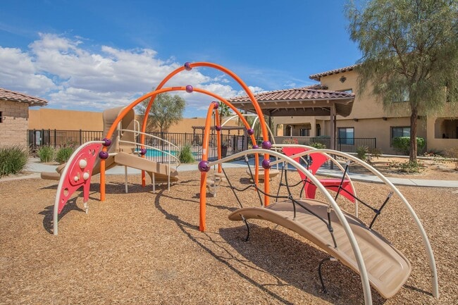 Photo - Vineyards at Palm Desert Apartment Homes