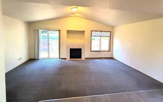 Photo - 16916 NE 33rd St