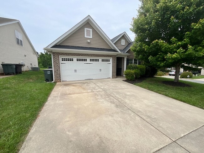 Beautiful Ranch Home in Reedy Fork - Beautiful Ranch Home in Reedy Fork