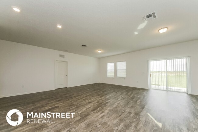 Photo - 214 Hidden Lk Lp