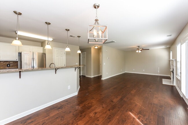 Photo - 900 Bluebird Ct