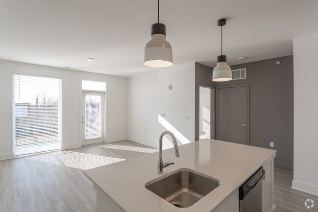 1HAB, 1BA - 713 ft²