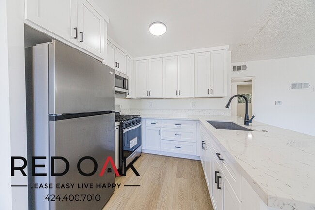 Photo - 13922 Sayre St Unit 6