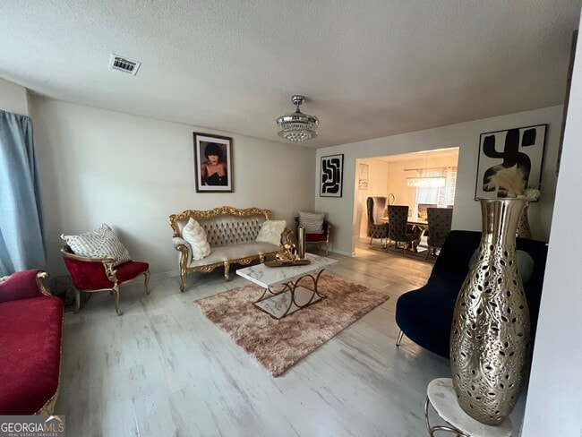 Photo - 1574 Rice Square