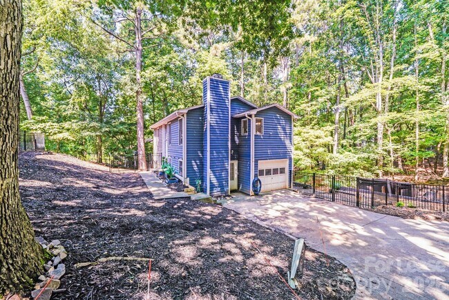2116 Bon Villa Way