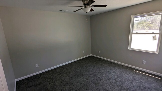 1474 Kelly Dr