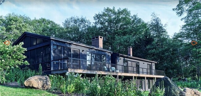 Building Photo - 8 Chester Rd