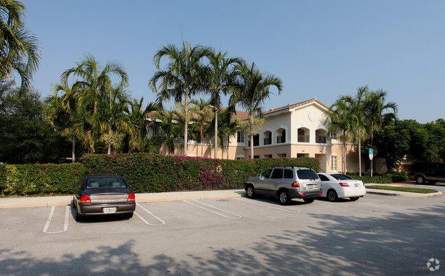 Building Photo - Village Green Rental