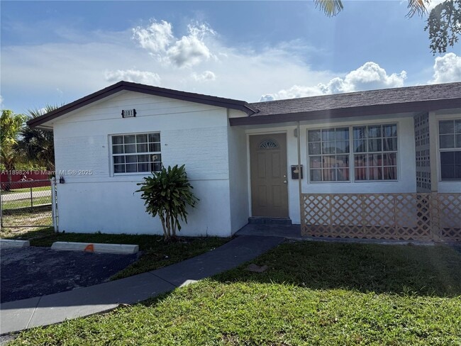 Building Photo - 1101 NW 55th Ave Unit A
