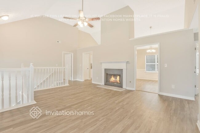 Photo - 442 Limerick Way