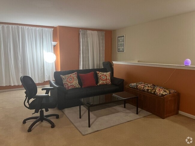 Building Photo - 615 N 44th St Unit 615 N 44th St 2F Rental