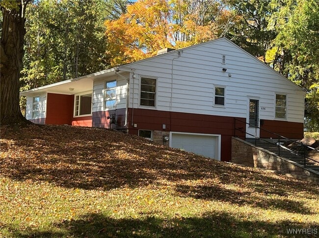 Photo - 656 Girard Ave