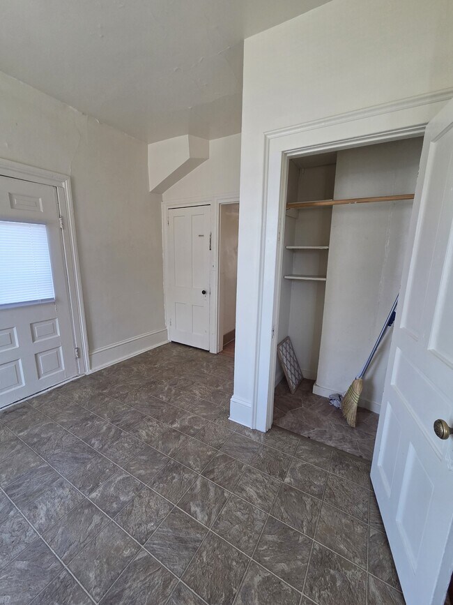 Photo - 414 N Lee St