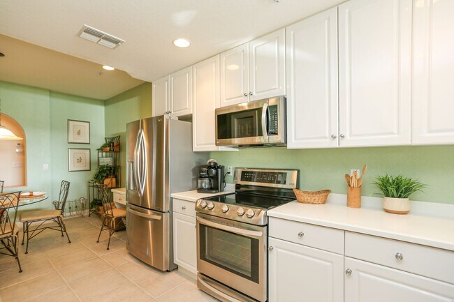 Photo - ** FIDDLER'S CREEK IN DEER CROSSING 3/2 FU...