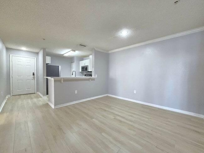 Photo - Beautiful 2BR/2BA Condo in Sunset Lakes – Lake & Tree Views!