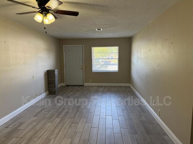 Photo - 5649 Struthers Ct