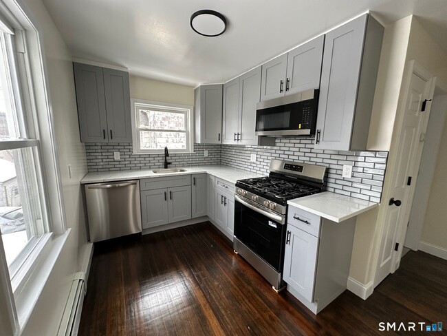 Photo - 713 S Main St