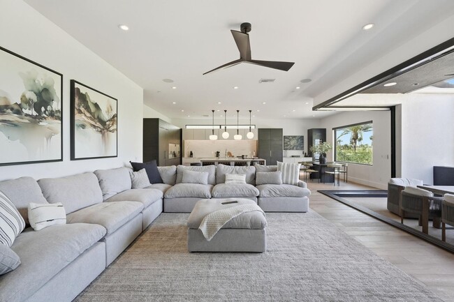 Building Photo - 4544 N Evans Dr