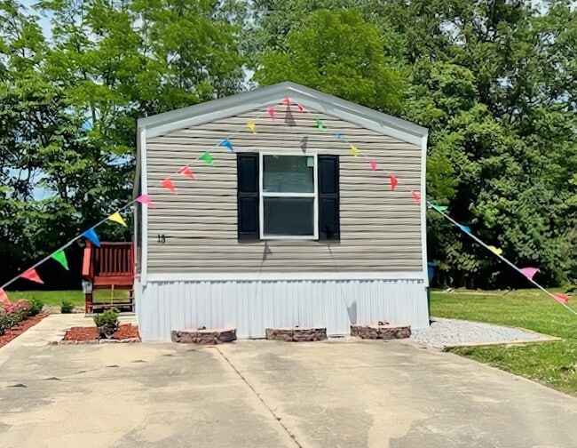 Photo - 15 Deerwood Park