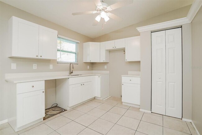 1206 NE 5th Pl