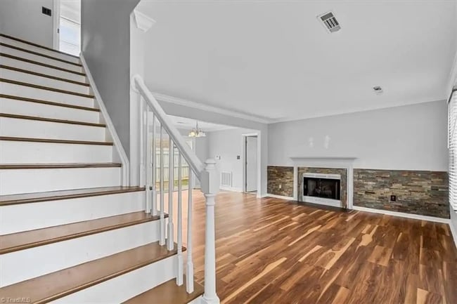 Photo - 332 Brookside Ct