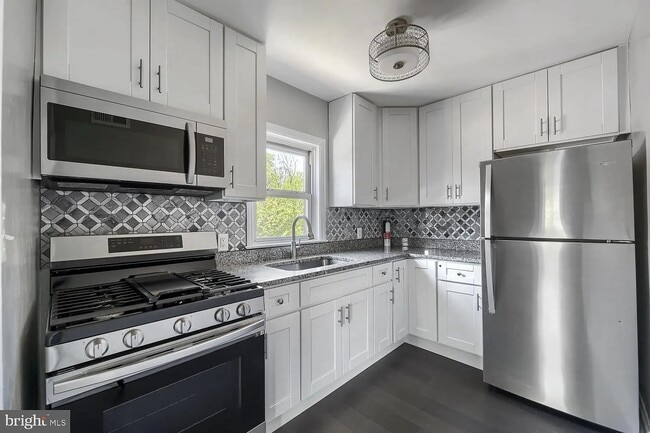 Photo - 2908 Clearview Ave