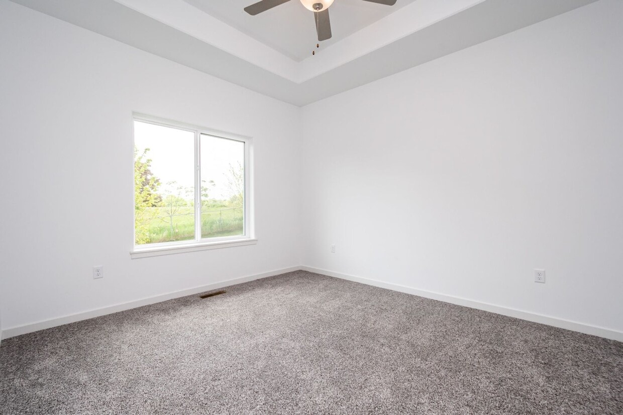 4 bed 3 bath East side Iowa city! - 4 bed 3 bath East side Iowa city!