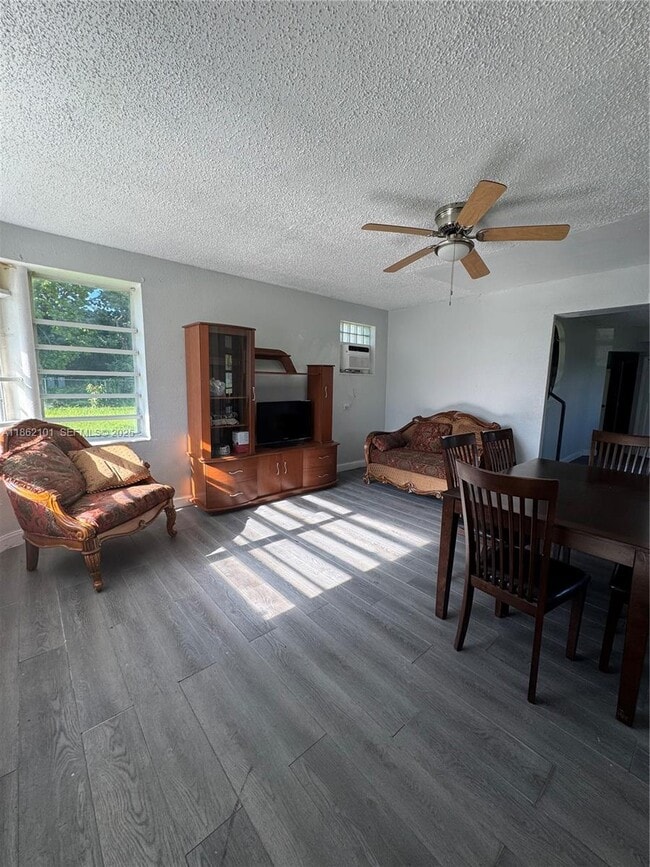 Photo - 7802 NW 8th Ave Unidad 1