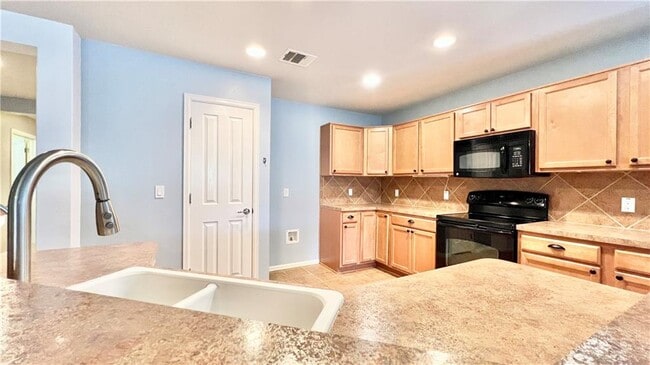 Photo - 784 Kingfisher Ln