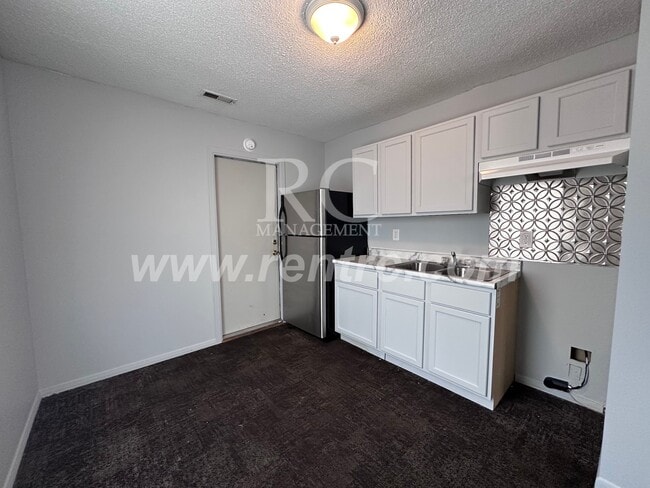 1404 Main-E