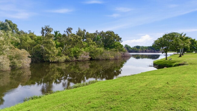 Photo - 1465 SE Westmoreland Blvd