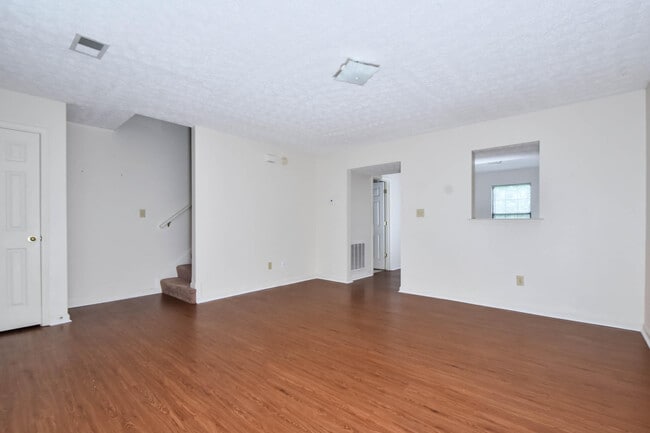 Photo - 537 Deaton Pl