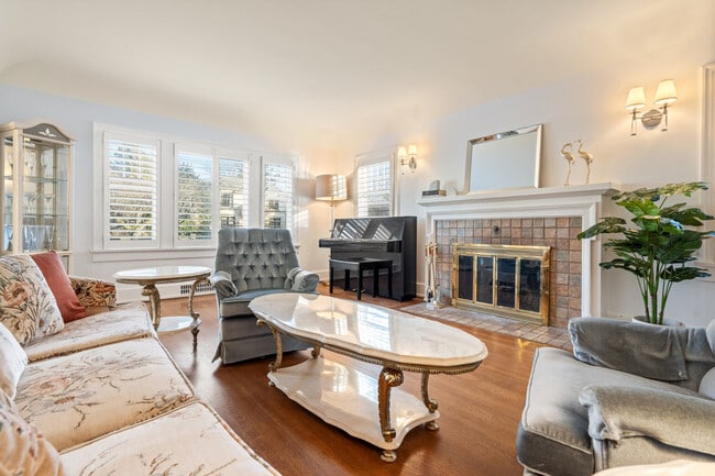 Building Photo - 5909 Cartier St Unit SI ID1473255P