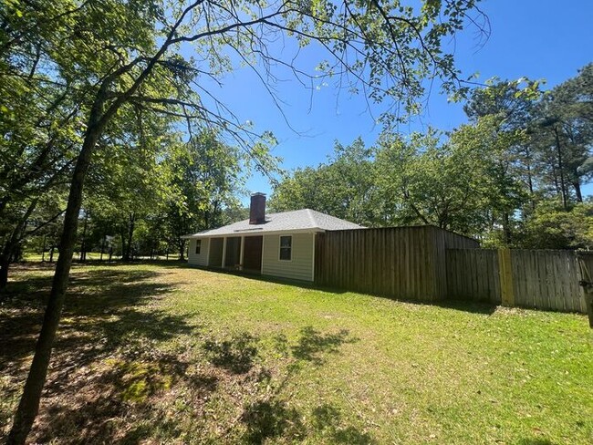 Freshly paint! No Carpet! Barn/Garage! Fir... - Freshly paint! No Carpet! Barn/Garage! Fir... House