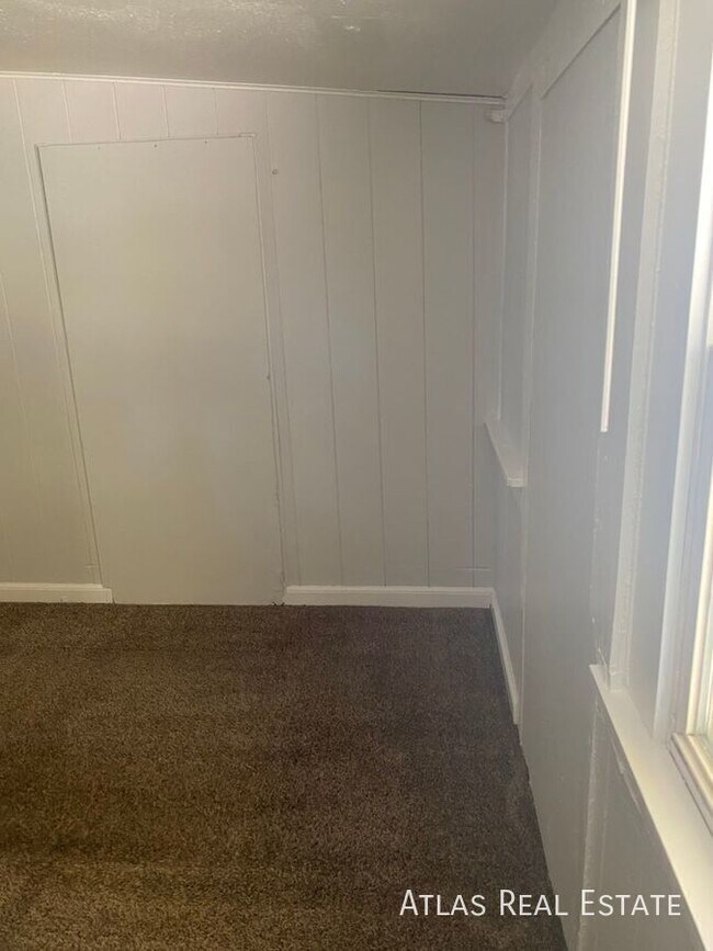 October Rent FREE! Wonderful Recently Upda... Apartment Brighton, CO