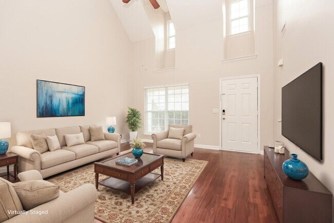 Photo - 1025 Lakewalk Dr