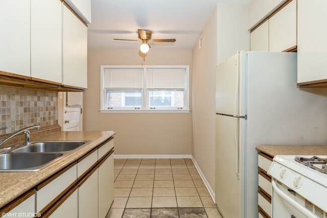 Kitchen - 3172 W Meadow Lane Dr Unit #27