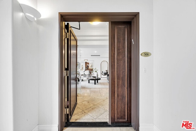 Photo - 871 Granville Ave Unidad 301 Rental