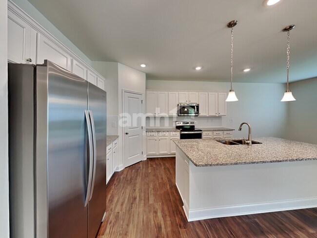 824 Headland Wy