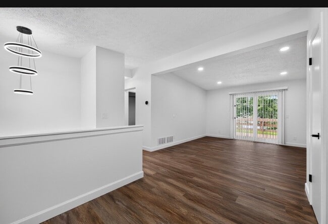 Photo - 642 Swan Dr