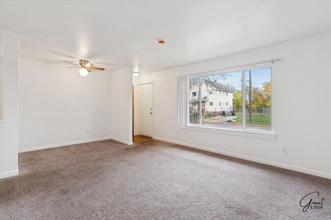 Photo - $1300 3 bedroom