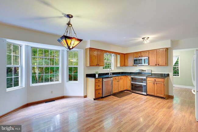 Photo - 48 Radcliffe Dr