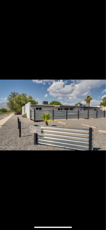 Building Photo - 5701 E Pima St
