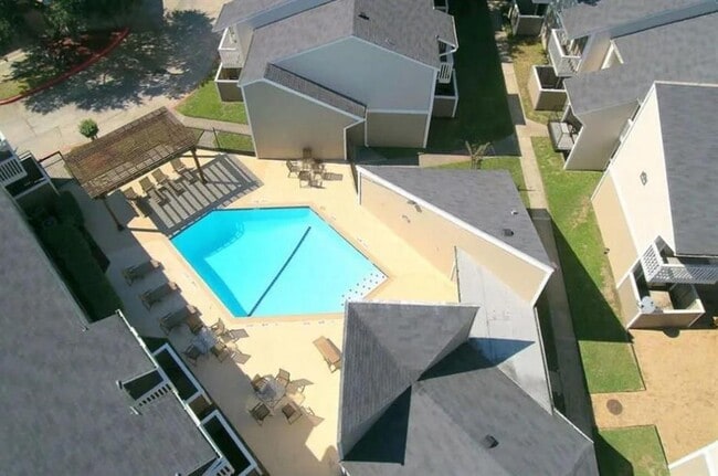 Photo - 15100 Golden Eagle Dr Apartment Unit 906