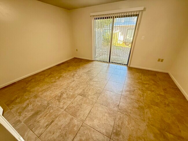 Photo - 153 Scottwood Dr SE