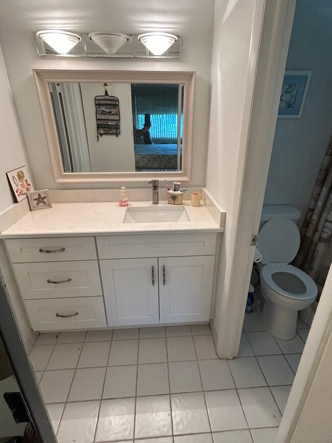 Master bath - 197 High Point Ter W Unit 197-D