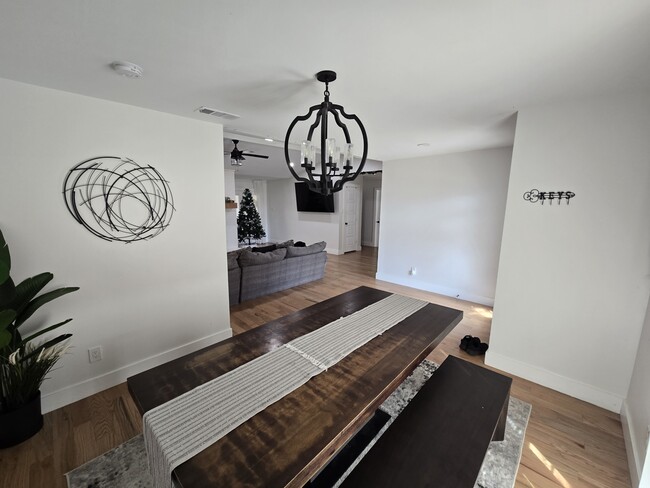 Photo - 5509 Edgewater Cir